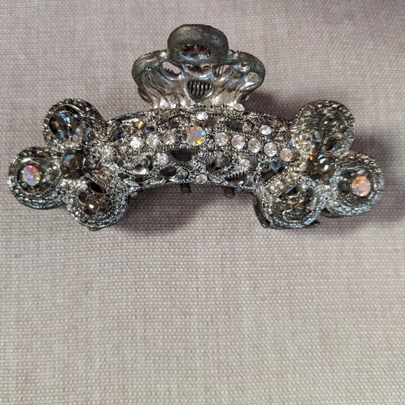 Silver Claw Hair clip with Iridescent and Silver Crystals - Picture 3 of 3